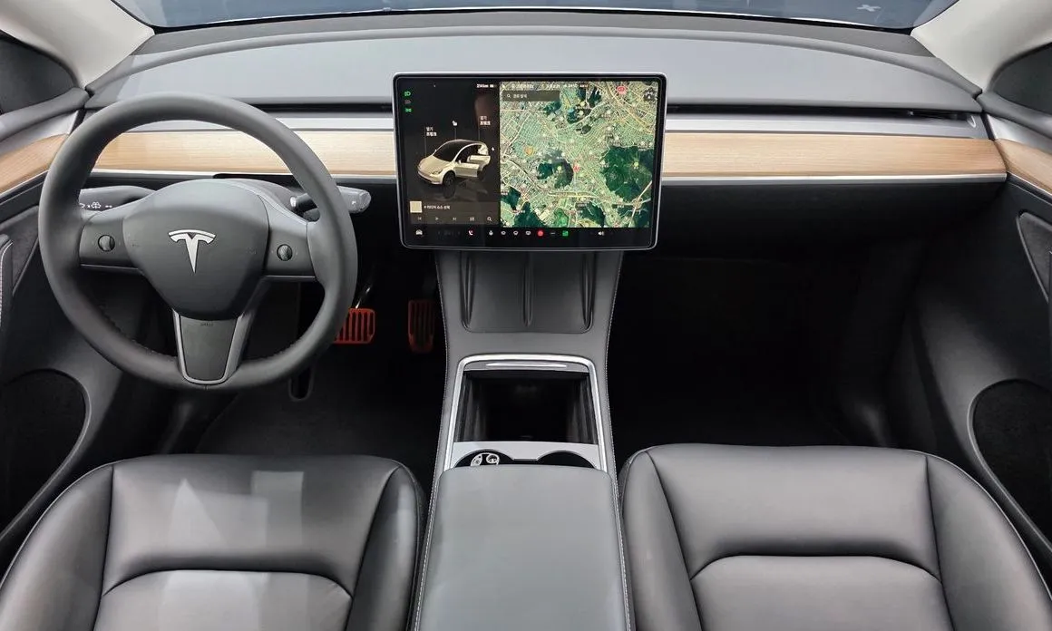 Tesla Model Y — фото 9