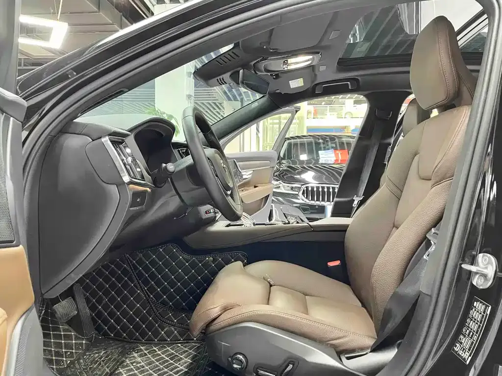 Volvo S90 — фото 10
