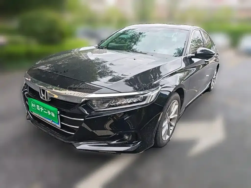 Honda Accord — фото 1