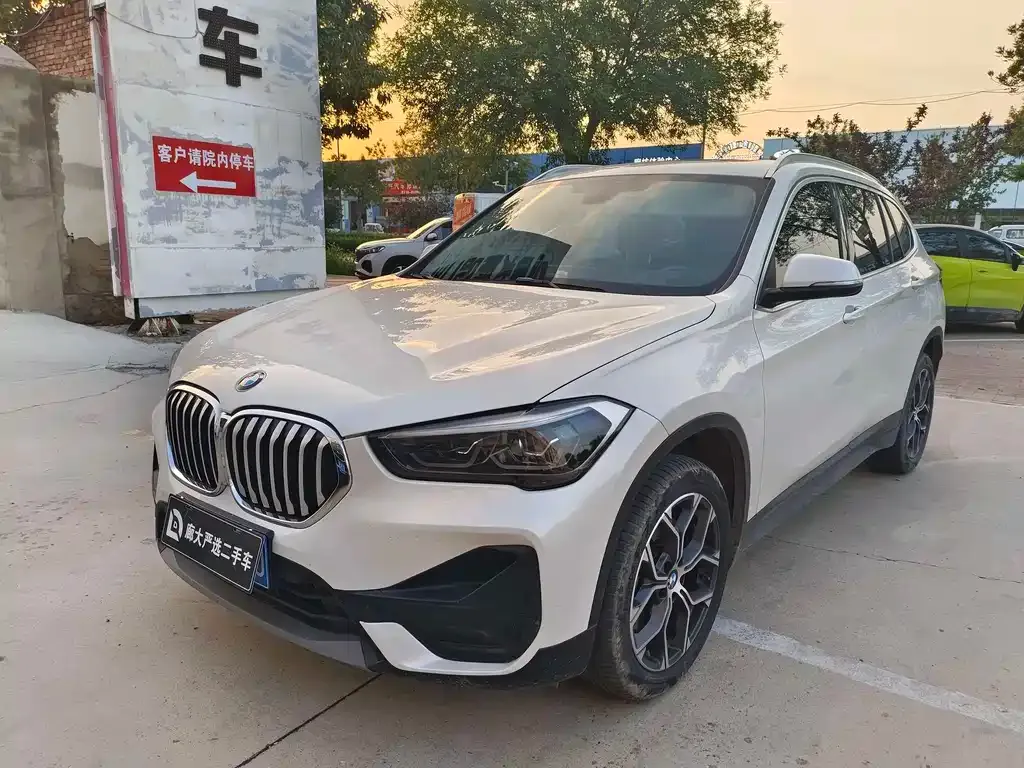 BMW X1 — фото 1