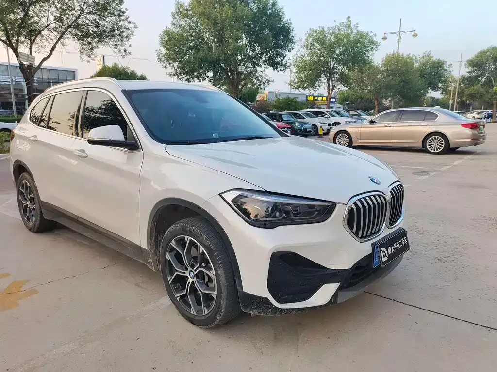 BMW X1 — фото 9