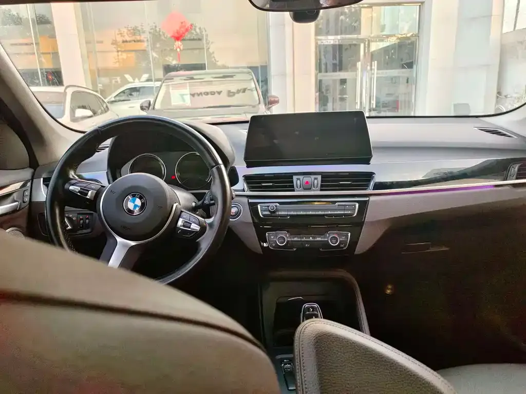 BMW X1 — фото 8