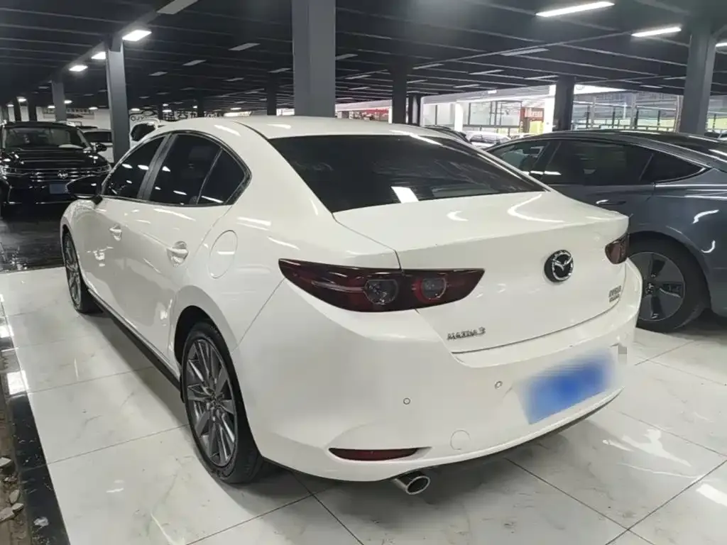 Mazda 3 Axela — фото 10