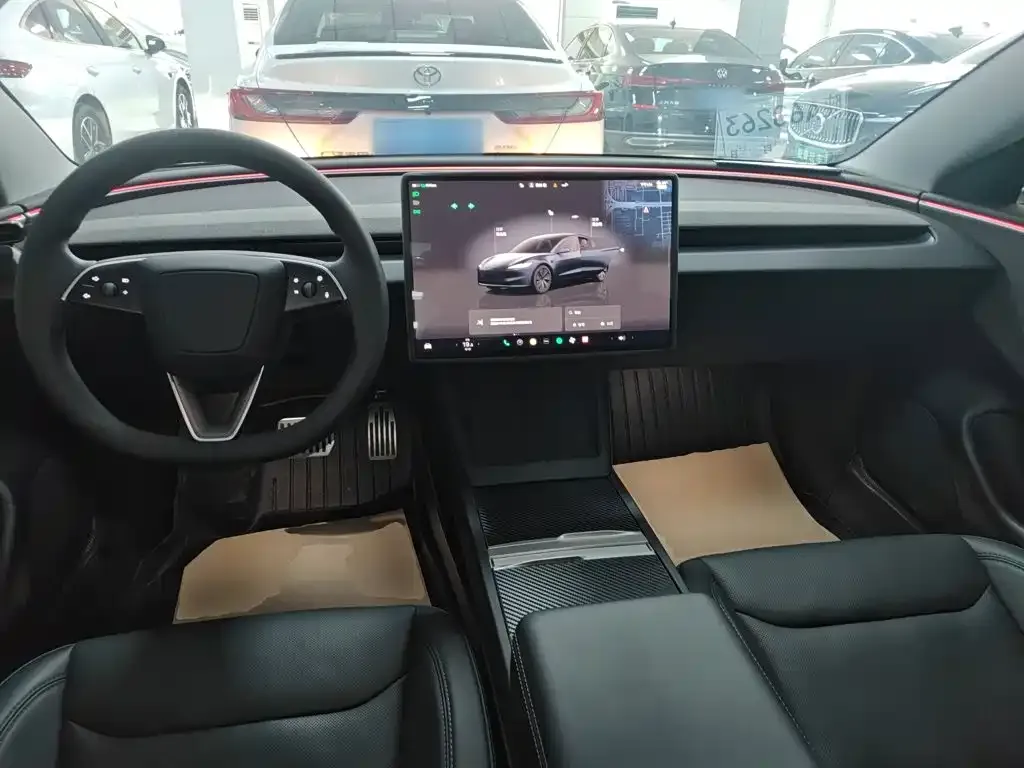 Tesla Model 3 — фото 9