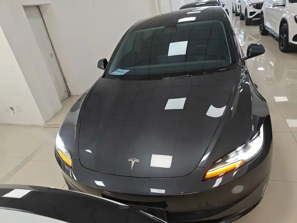 Tesla Model 3 — фото 4