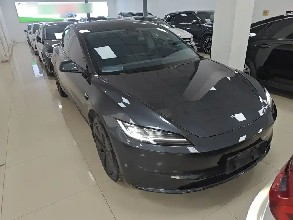 Tesla Model 3 — фото 5