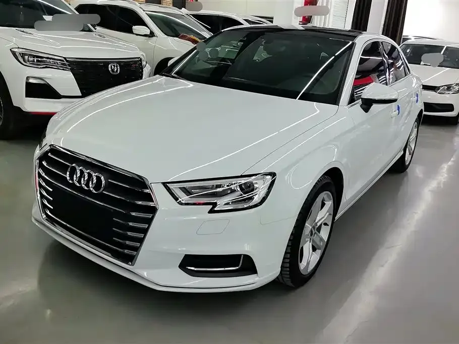 Audi A3 — фото 1