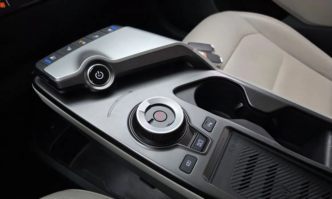 Kia EV6 2023 из KR, фото 8