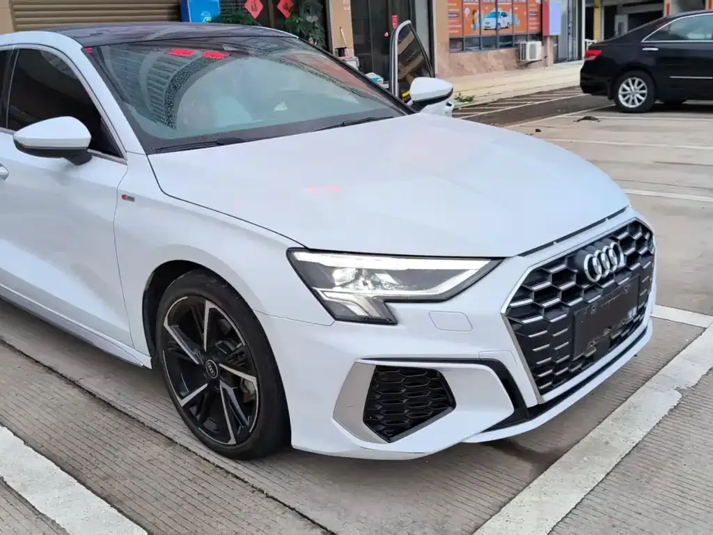 Audi A3 — фото 1