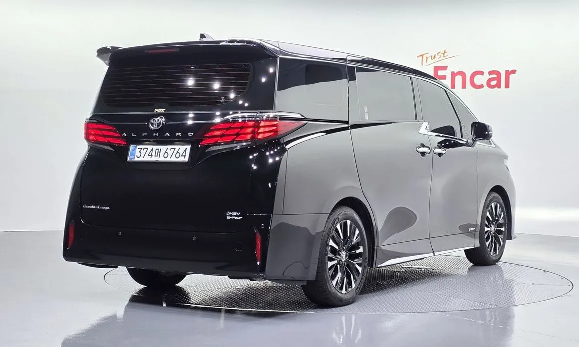 Toyota Alphard — фото 9
