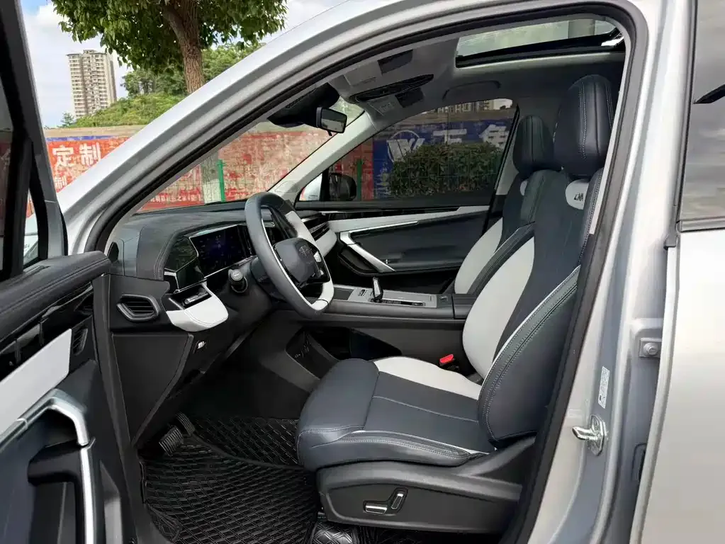 Geely Boyue L 2024 из CN, фото 3