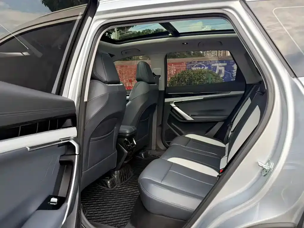 Geely Boyue L 2024 из CN, фото 5