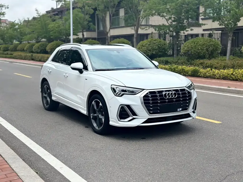 Audi Q3 — фото 8