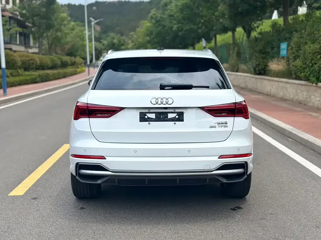 Audi Q3 — фото 10