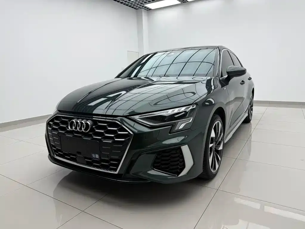 Audi A3 — фото 1