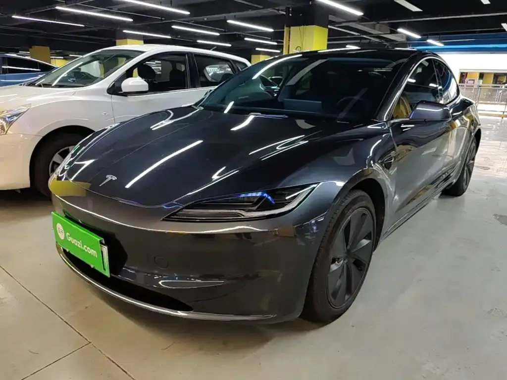 Tesla Model 3 — фото 1