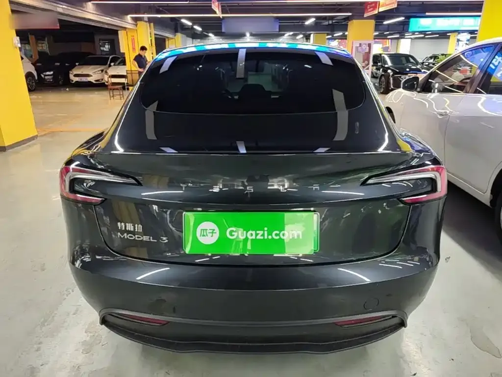 Tesla Model 3 — фото 4