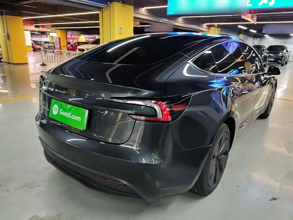 Tesla Model 3 — фото 10