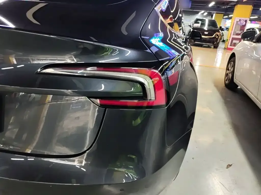 Tesla Model 3 — фото 2