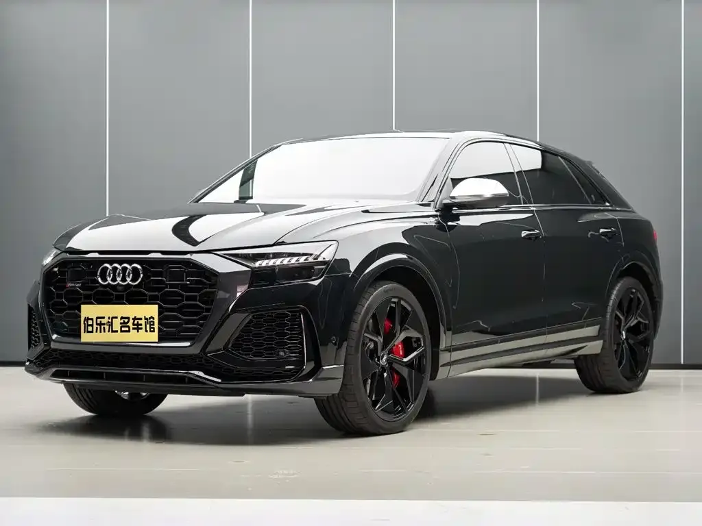 Audi RS Q8 — фото 1