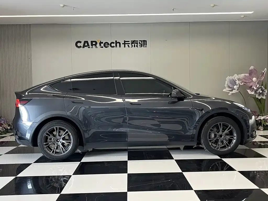 Tesla Model Y — фото 2