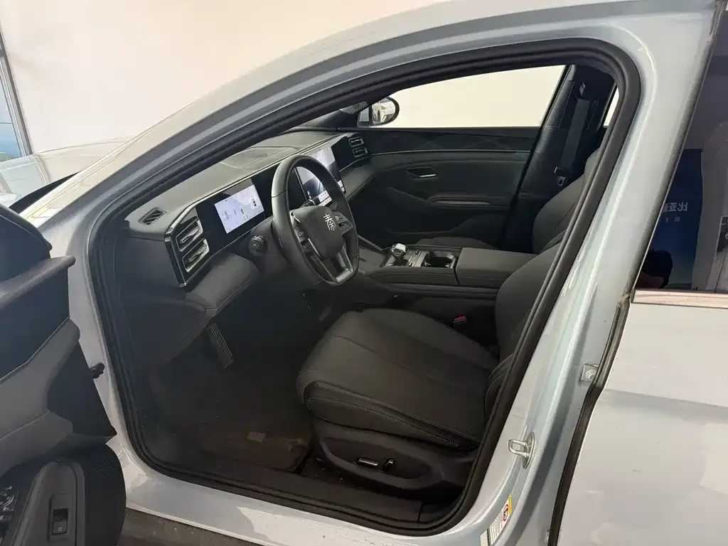 BYD Qin L — фото 3
