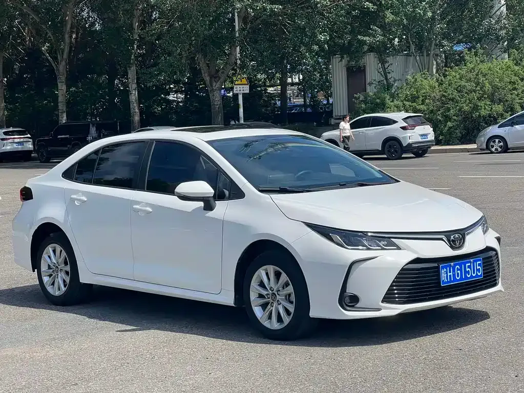 Toyota Corolla 2023 из CN, фото 10