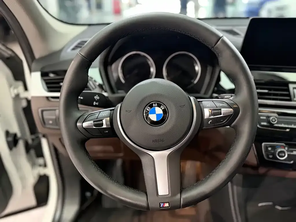 BMW X1 — фото 6
