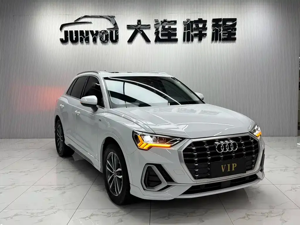 Audi Q3 — фото 10