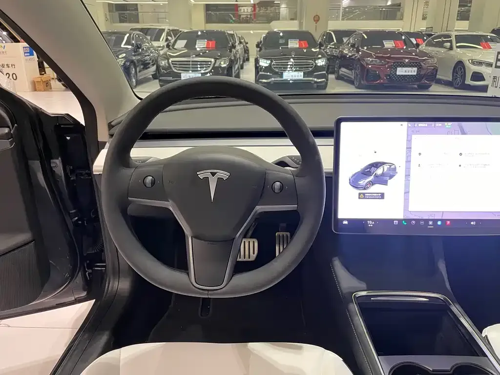 Tesla Model 3 — фото 8