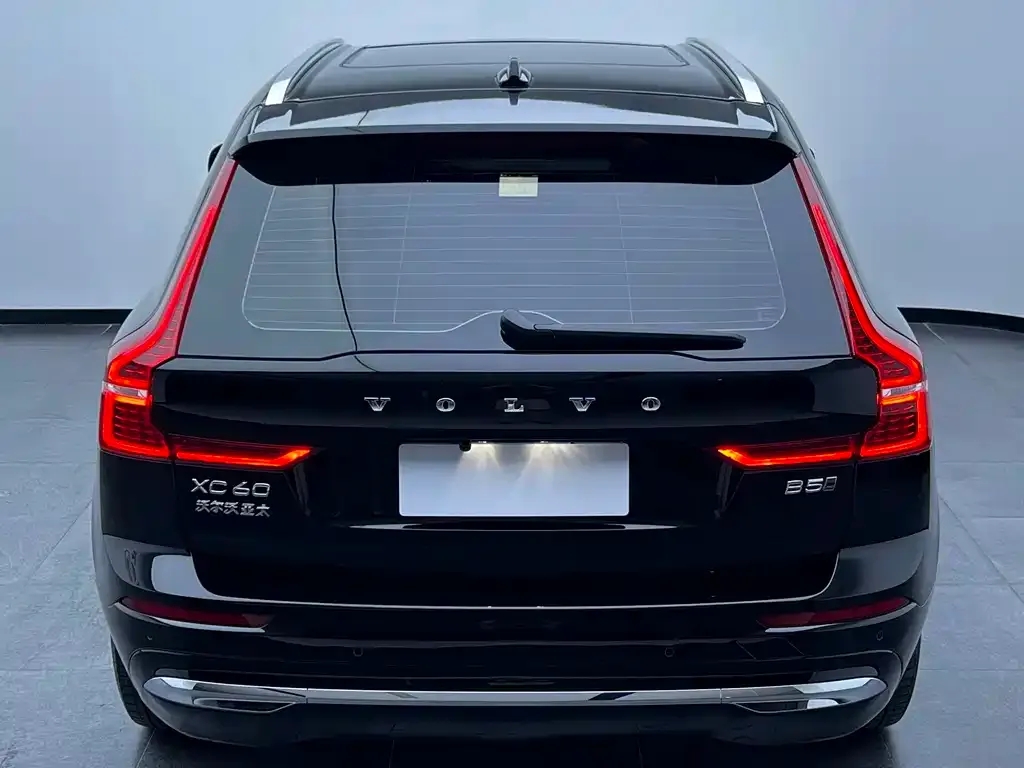 Volvo XC60 — фото 4