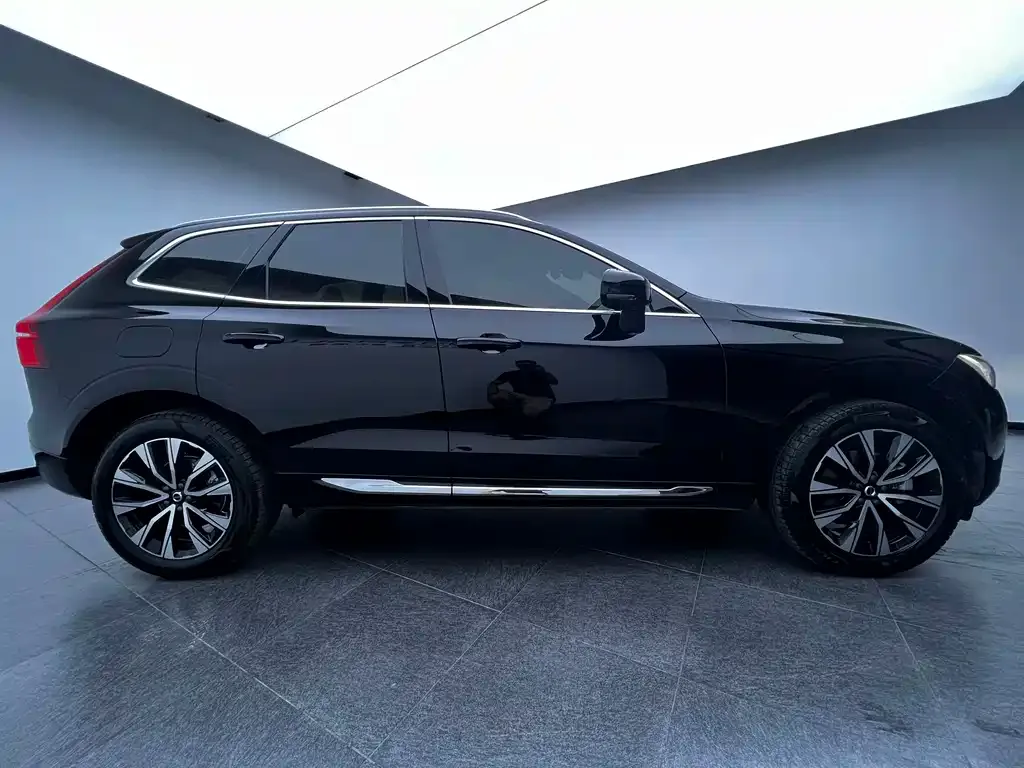 Volvo XC60 — фото 5