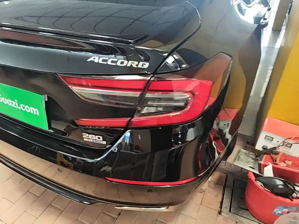 Honda Accord — фото 4