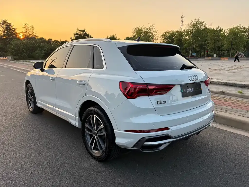 Audi Q3 — фото 10