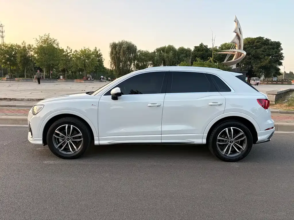 Audi Q3 — фото 3