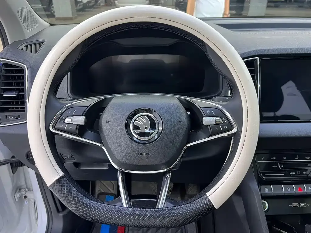 Skoda Karoq — фото 8