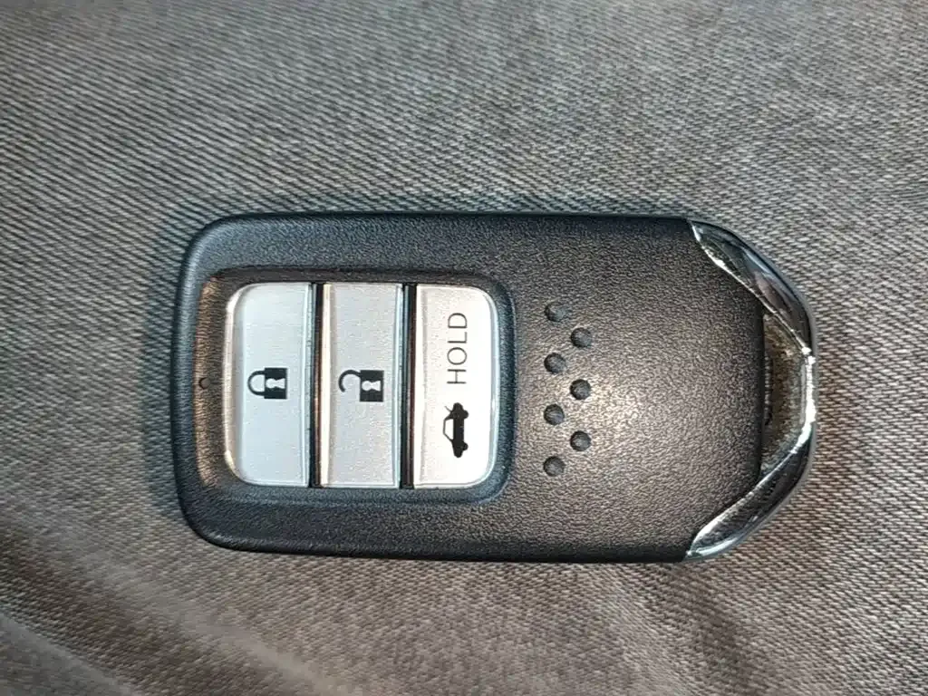 Honda Accord — фото 10
