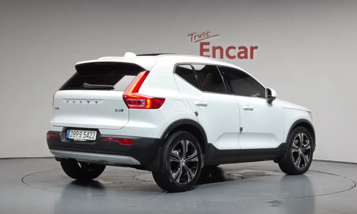 Volvo XC40 — фото 2