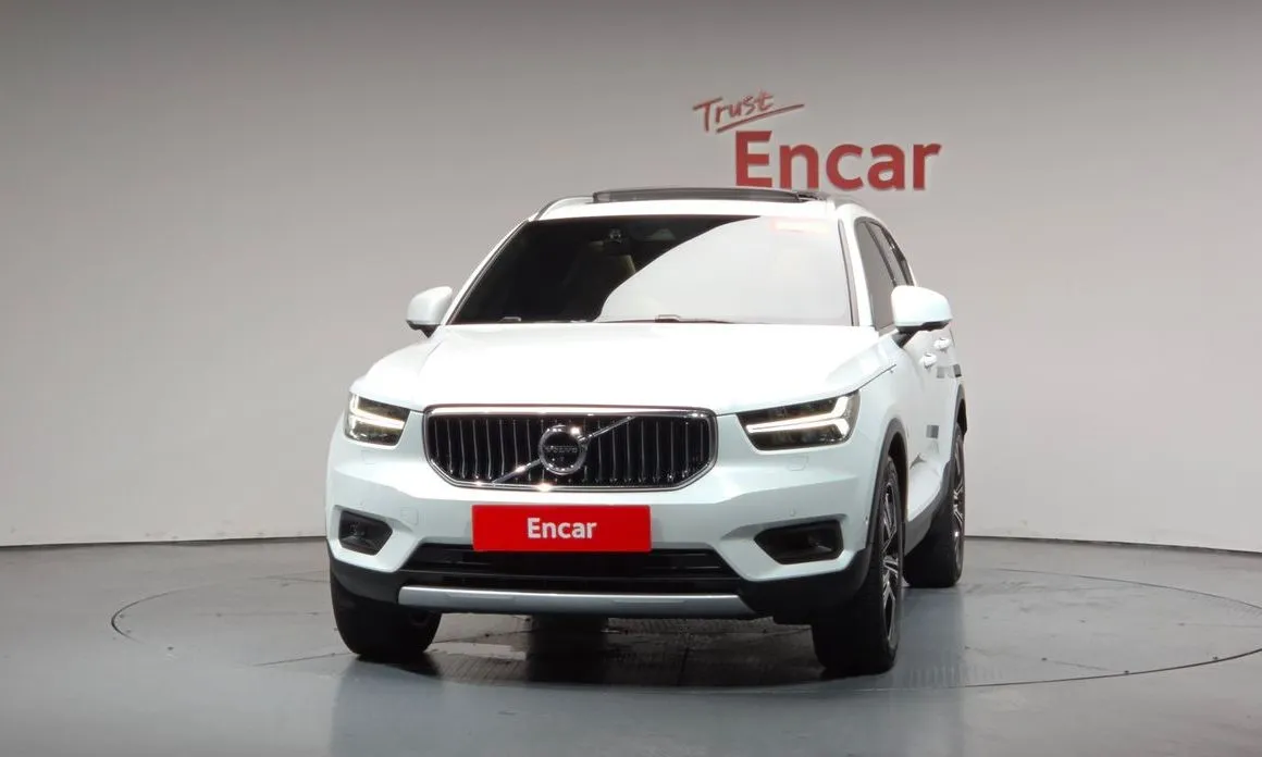 Volvo XC40 — фото 3