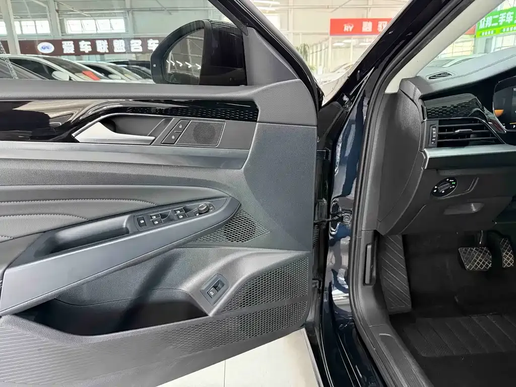 Volkswagen Passat — фото 8