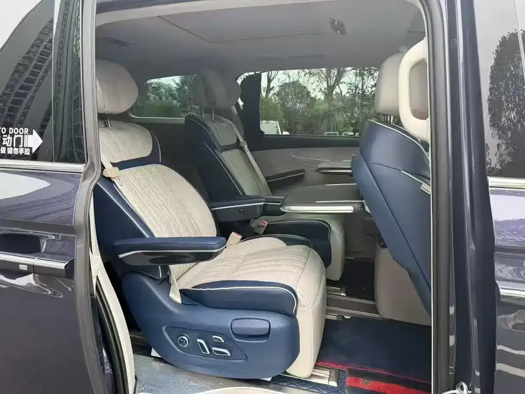 Roewe iMAX8 — фото 4