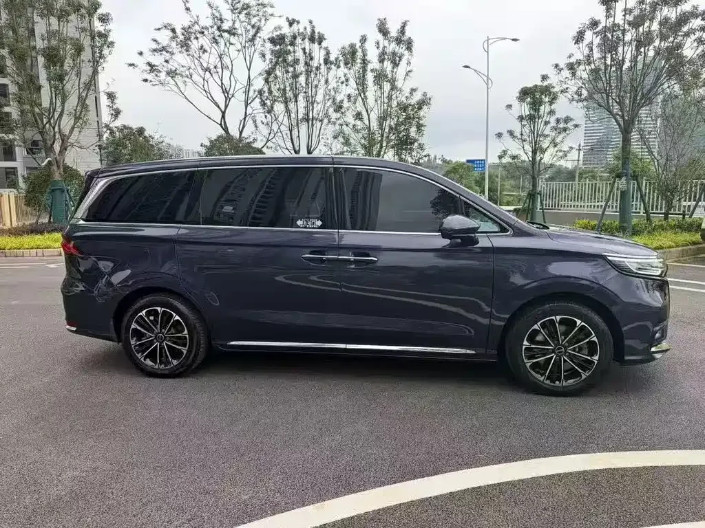 Roewe iMAX8 — фото 8