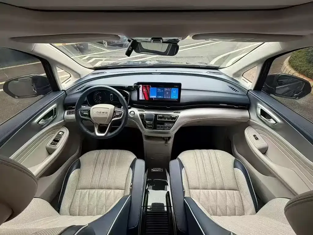 Roewe iMAX8 — фото 3