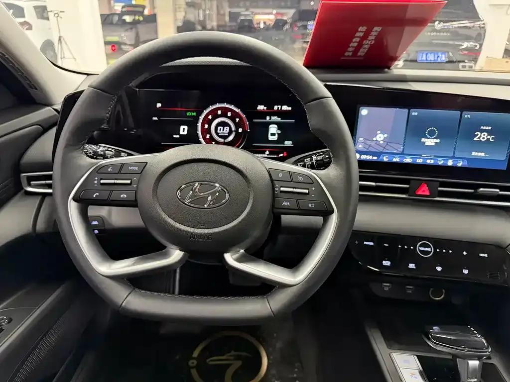 Hyundai Elantra — фото 4