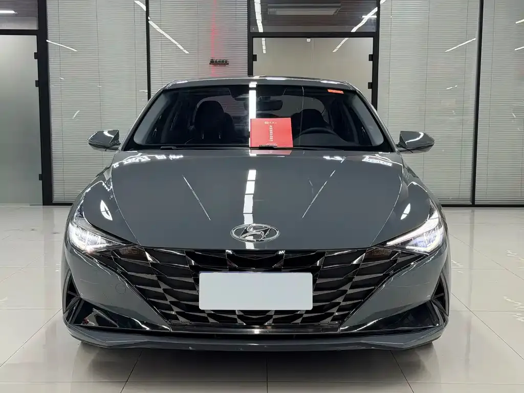 Hyundai Elantra — фото 5
