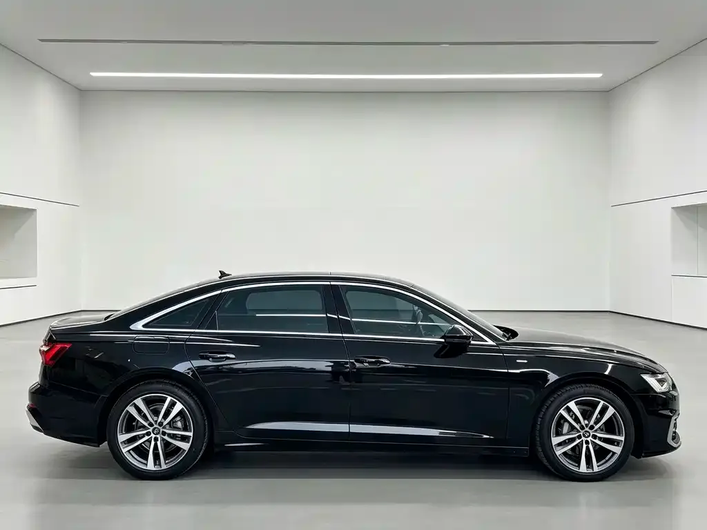 Audi A6L — фото 2