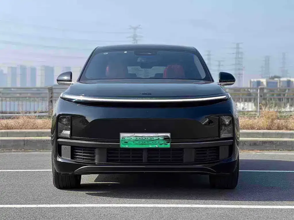 Li Auto L8 — фото 8