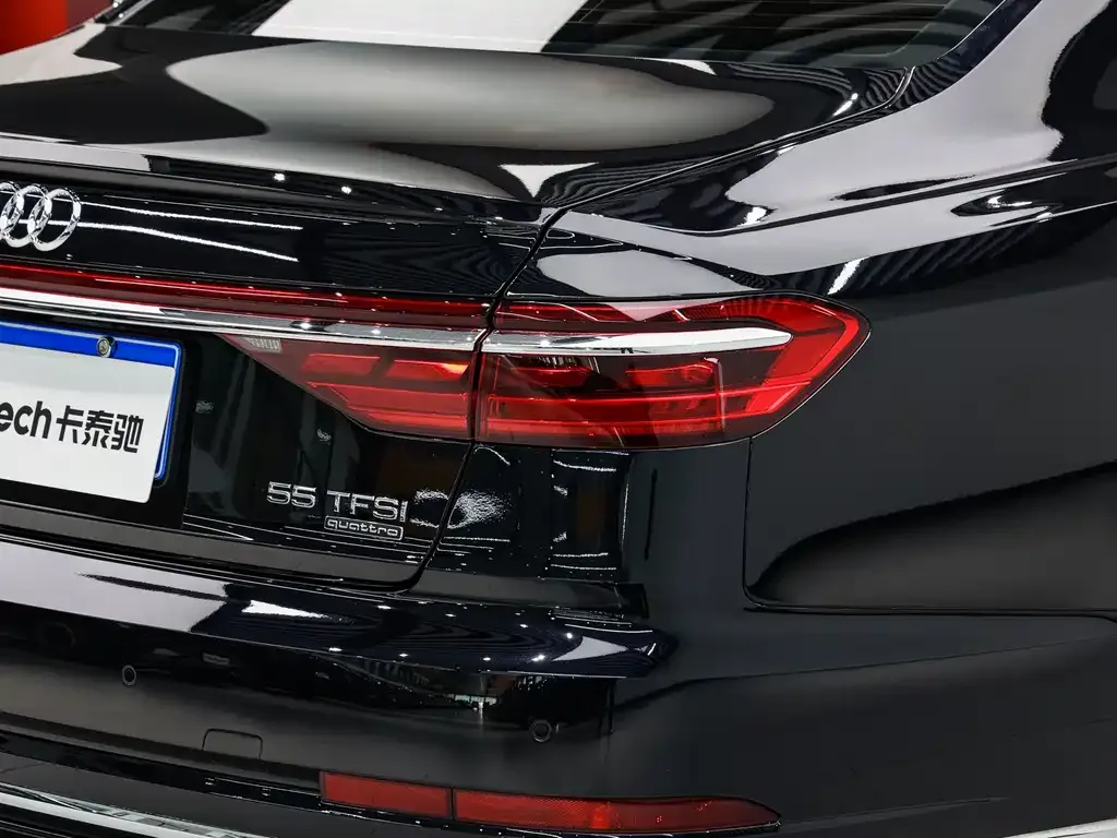 Audi A8 — фото 7