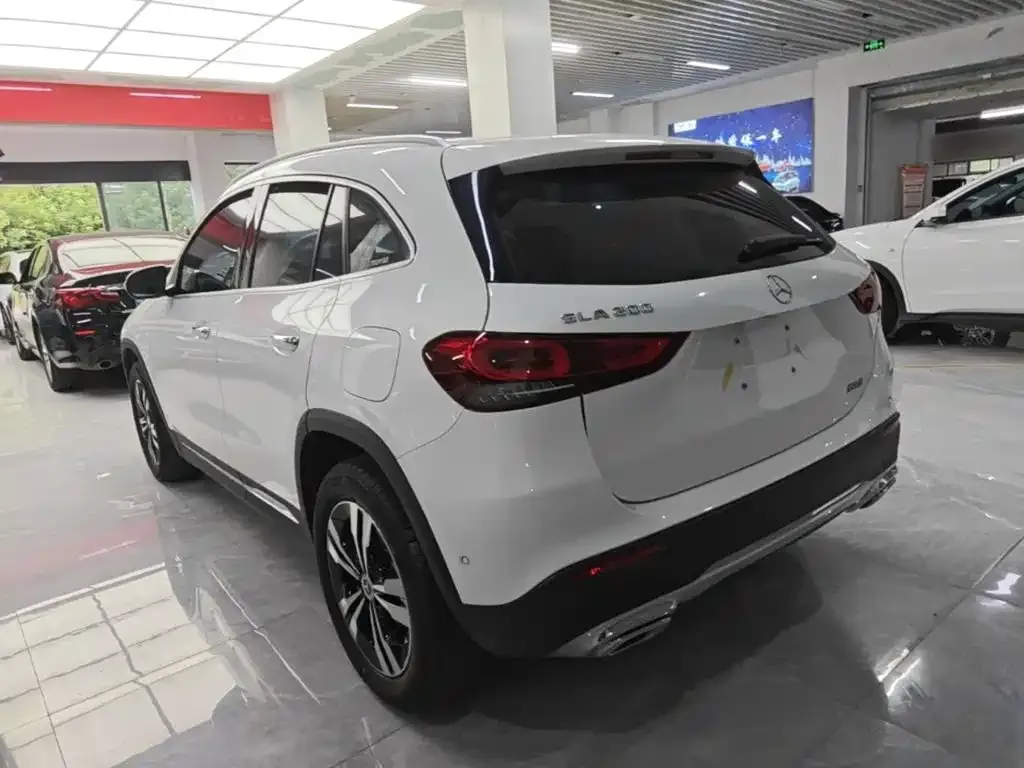 Mercedes-Benz GLA — фото 10
