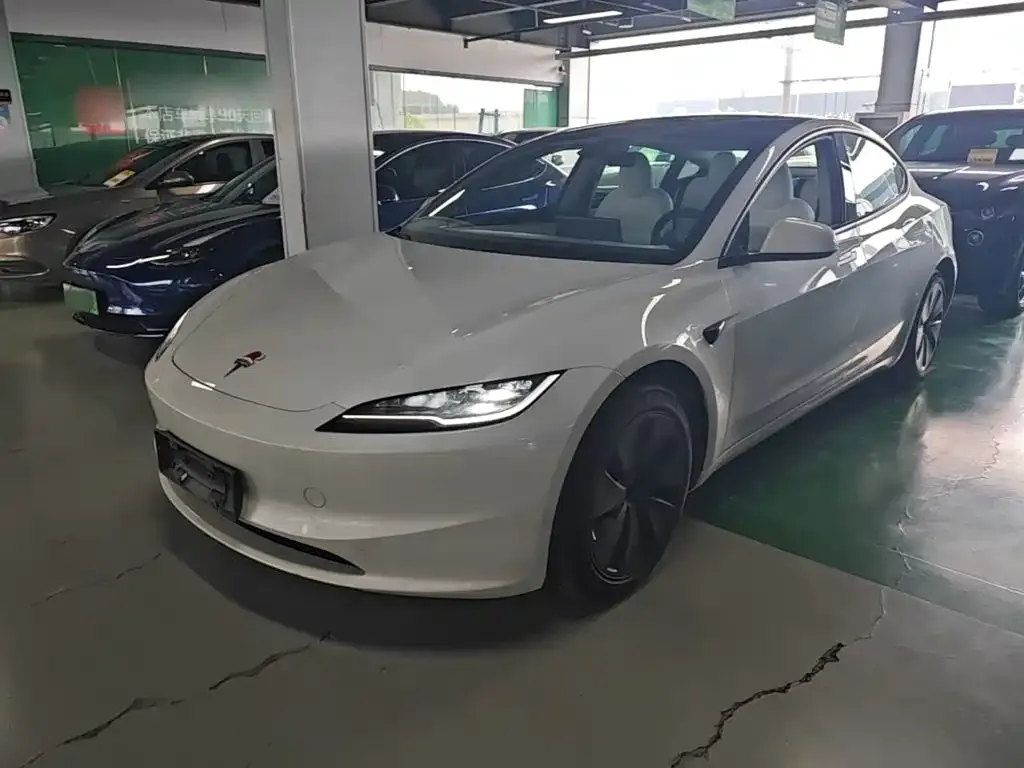Tesla Model 3 — фото 4